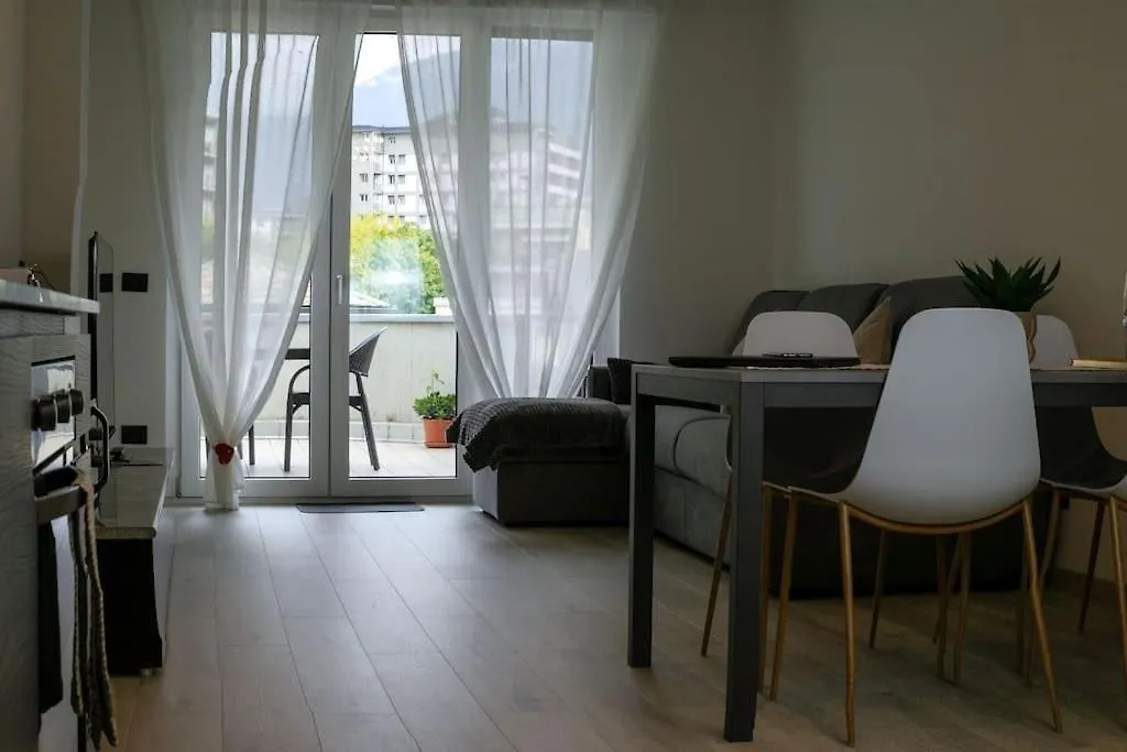 Casa Vacanze Lucia Tirano 0*,